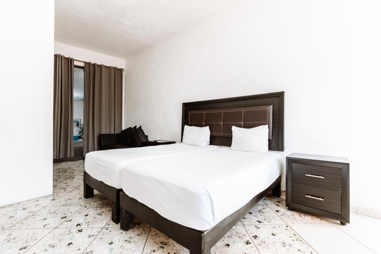 Standard Suite,1225770344:JPEG